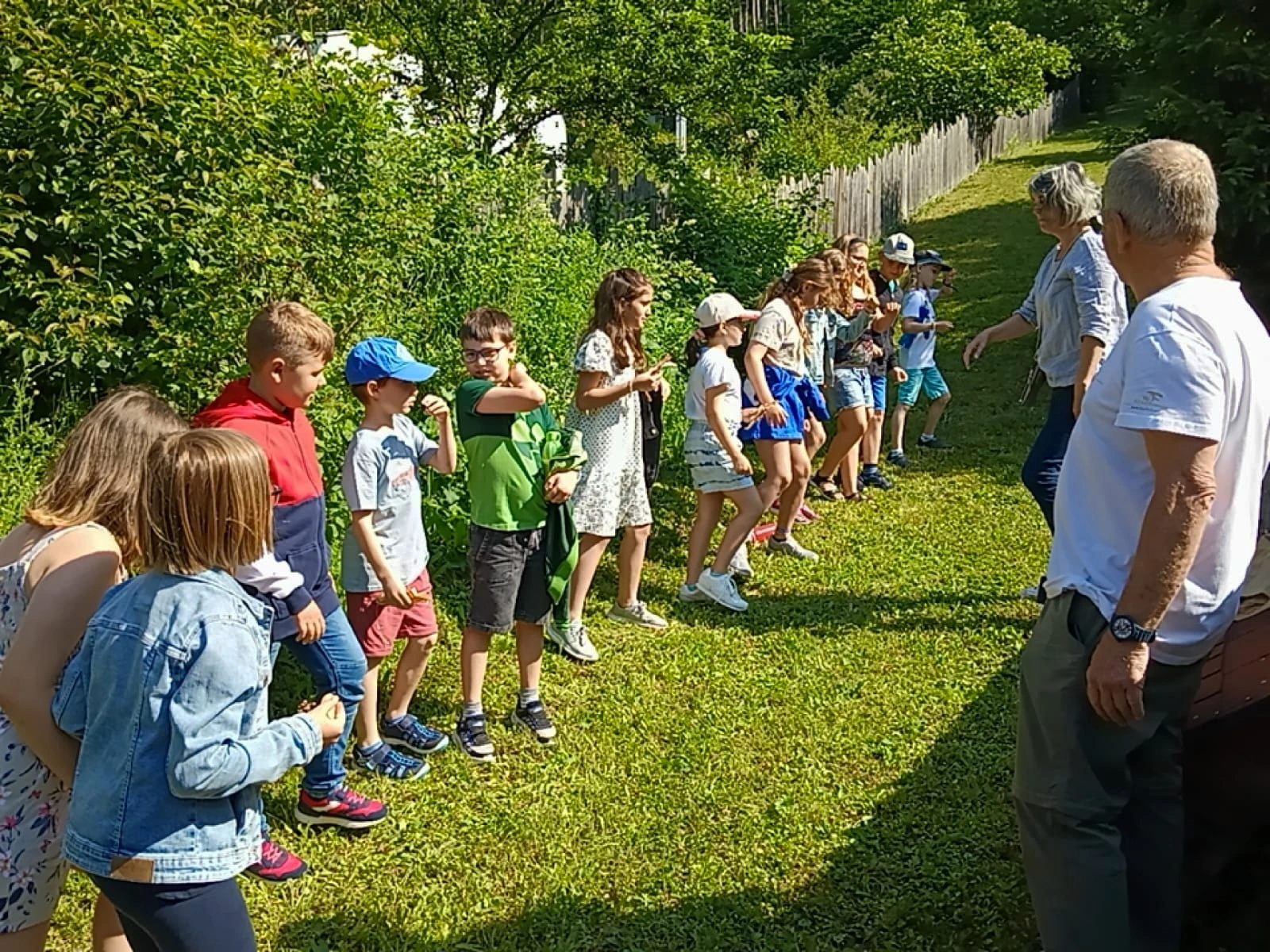 Die 3a Volksschule Markt Piesting beim Pecherrap